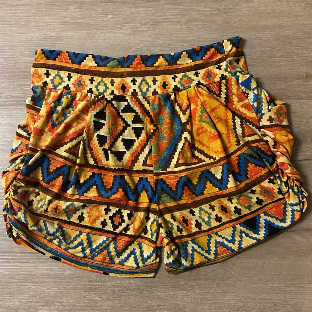 Ghana Multicolor Patterned Shorts - Picture 4 of 4